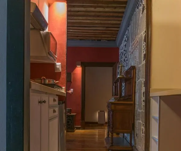 Apartamento Historic W Balconies To Cathedral & Rooftop Casa Sauto 5 *